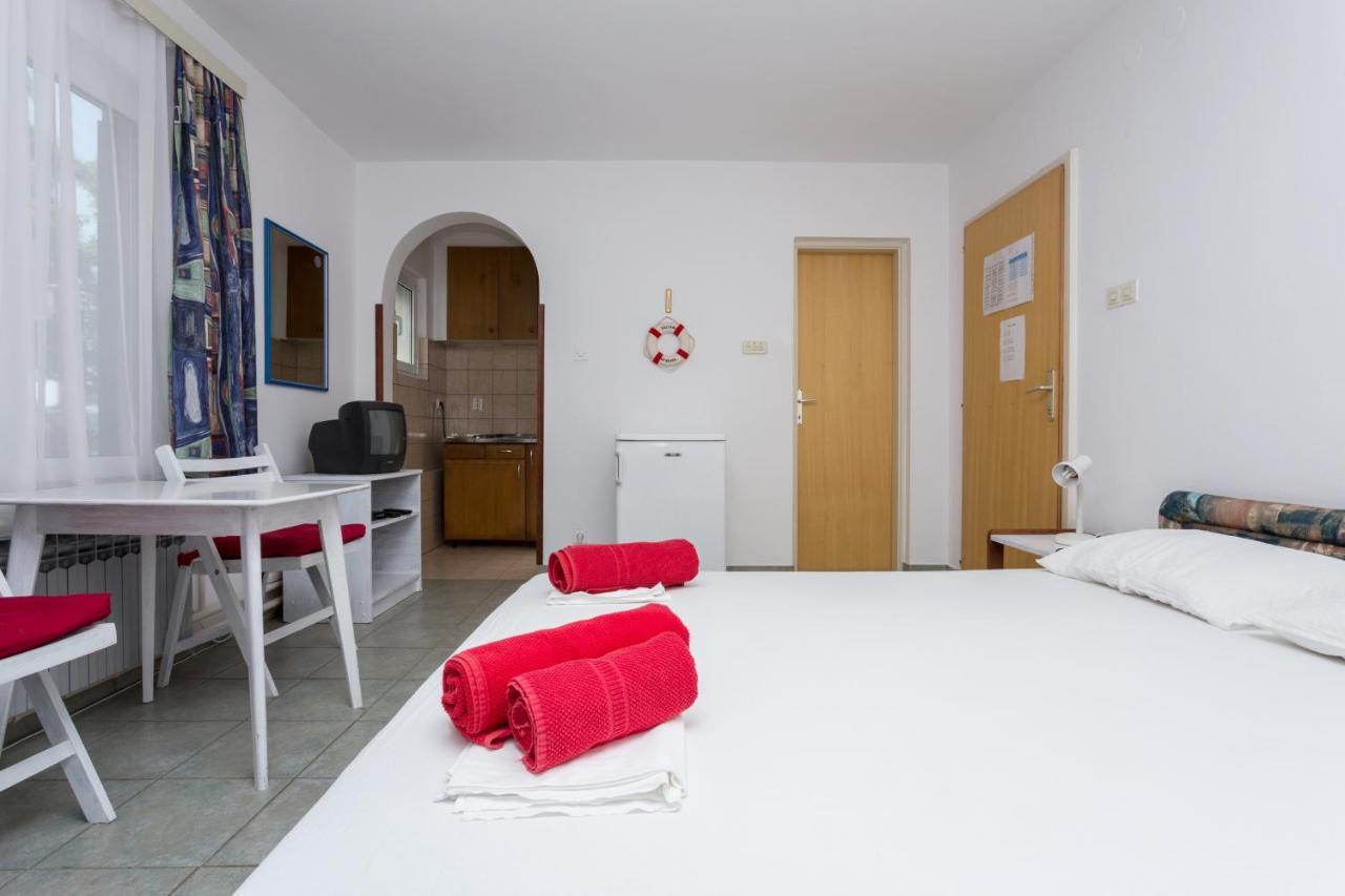 Lussino Accommodation Mali Losinj Exterior photo