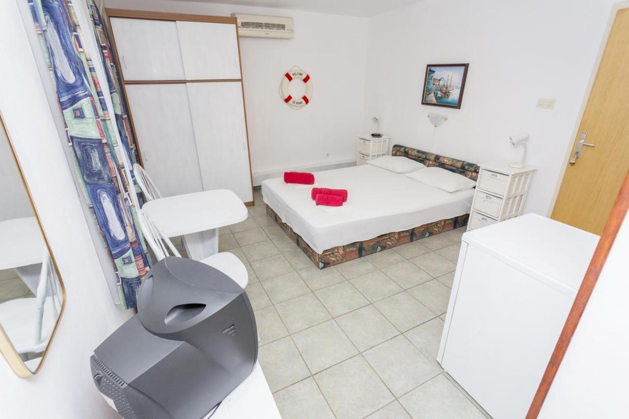 Lussino Accommodation Mali Losinj Exterior photo