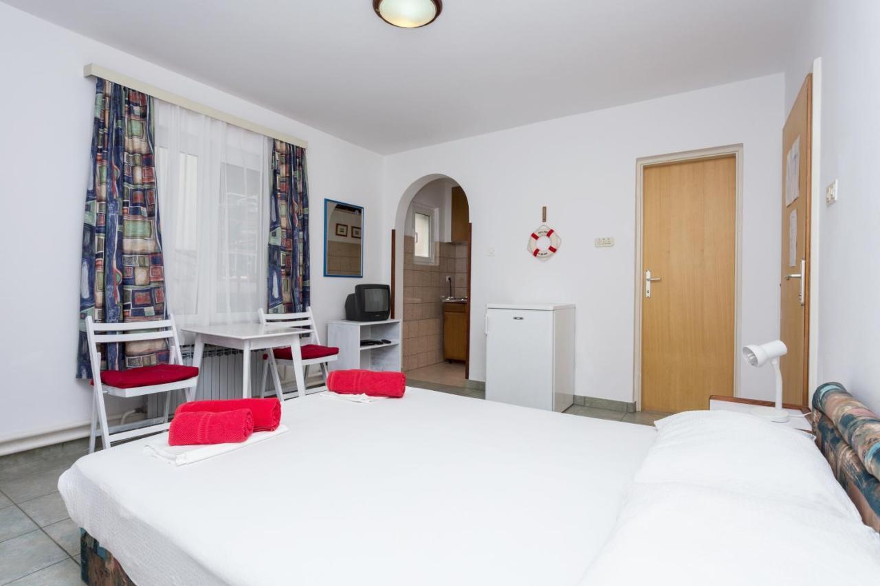 Lussino Accommodation Mali Losinj Exterior photo