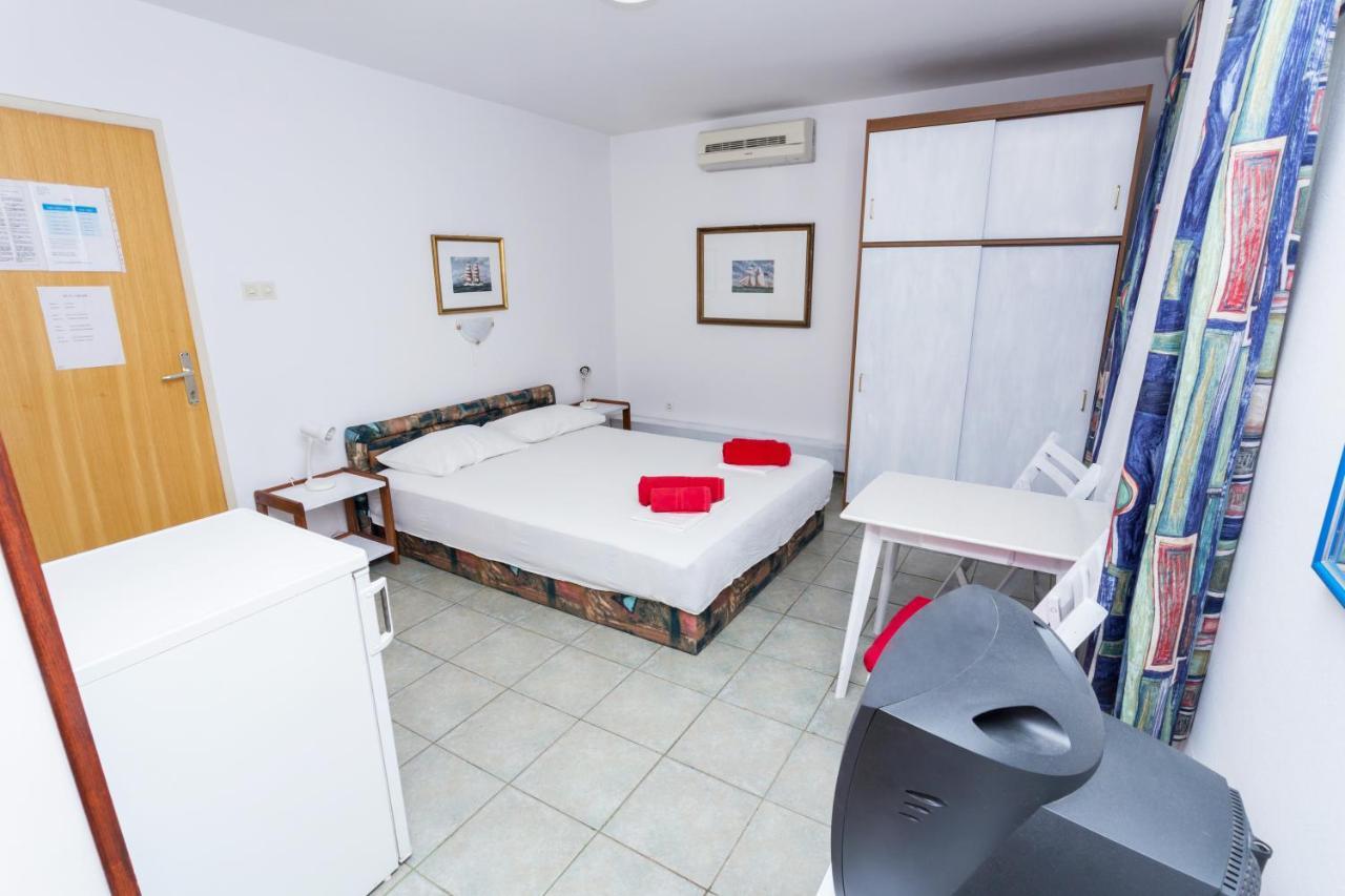 Lussino Accommodation Mali Losinj Exterior photo