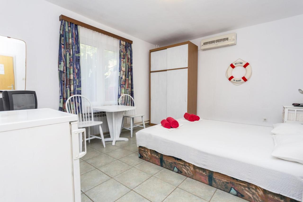 Lussino Accommodation Mali Losinj Exterior photo