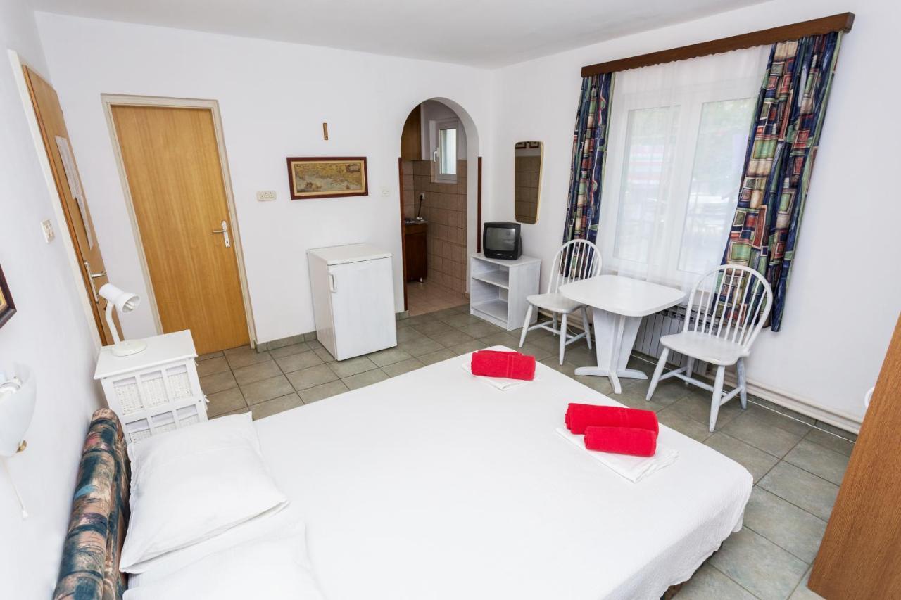 Lussino Accommodation Mali Losinj Exterior photo